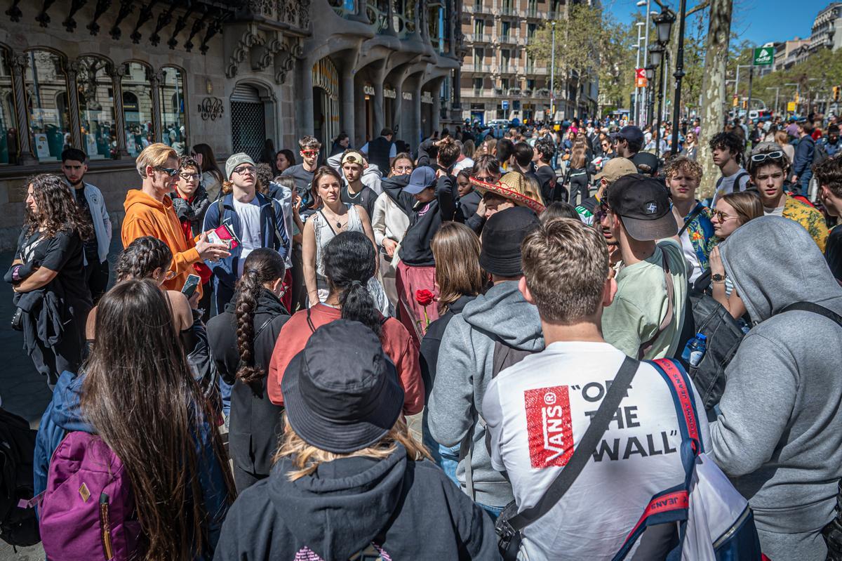 Los turistas inundan Barcelona en Semana Santa