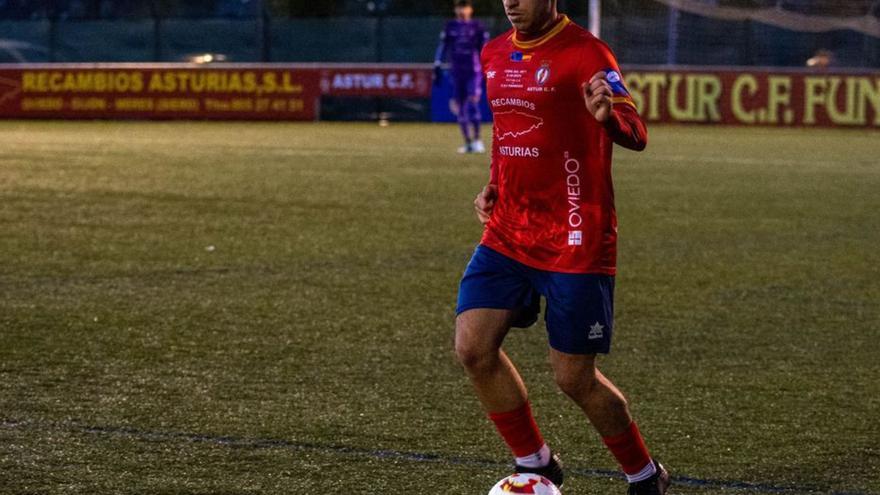 santi Ramos in action for Astur CF