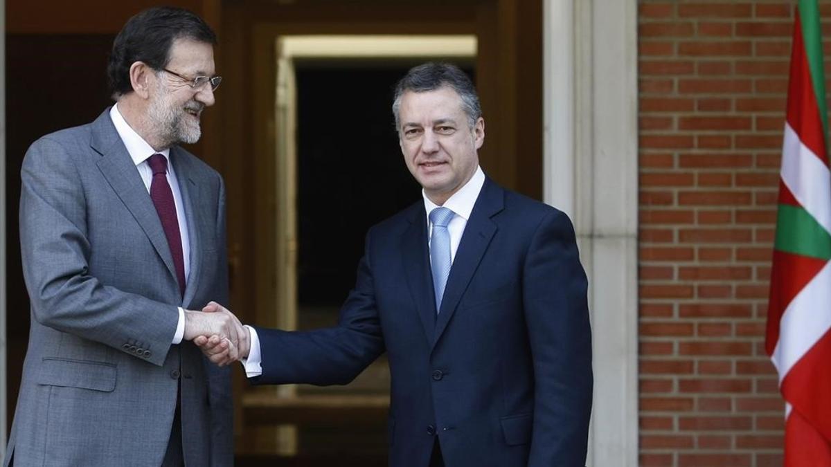 Mariano Rajoy e Íñigo Urkullu, en enero del 2013, en la Moncloa.