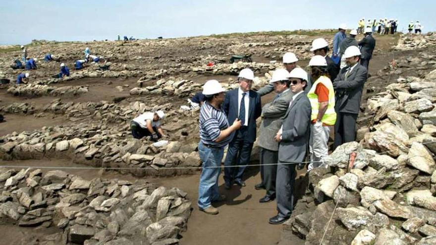 Castro de Cabo Cociñadoiro, en 2005, cuyos restos estarán expuestos en el centro de Monticaño.