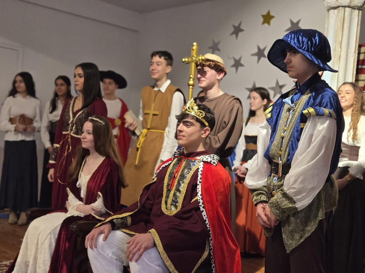 Representación de los Reyes Católicos en el CSCJ de Miajadas