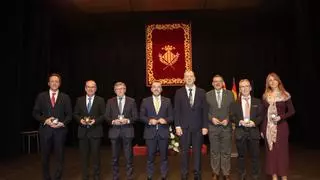 Vila-real entrega sus medallas de oro y de honor en un emotivo acto institucional