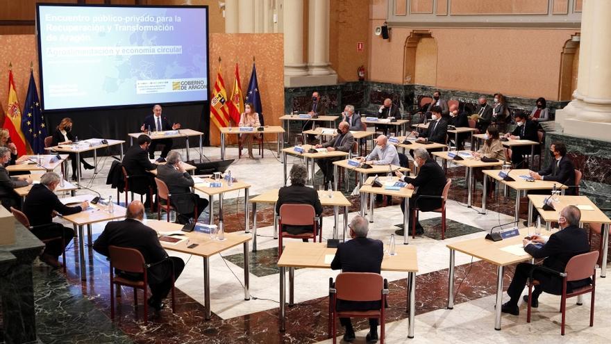 Reunión de trabajo de las industrias agroalimentarias y el Gobierno de Aragón sobre la transformación del sector.