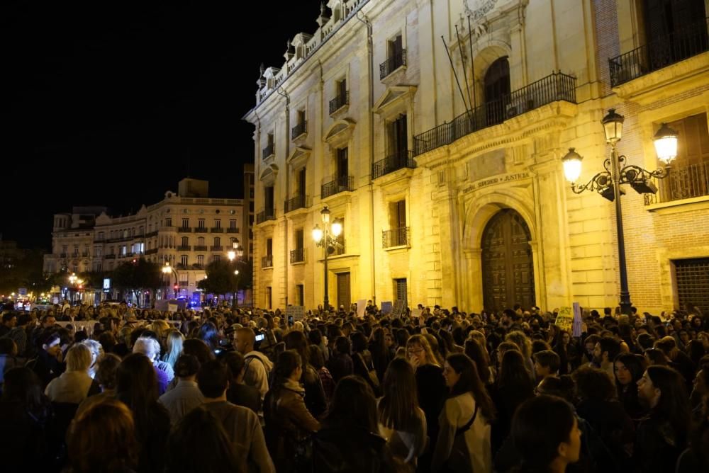 Protesta feminista contra la sentencia de la manada de Manresa en València