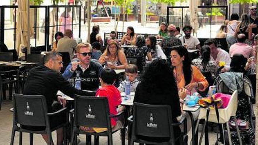 Turistas en busca de la esencia de Zamora 