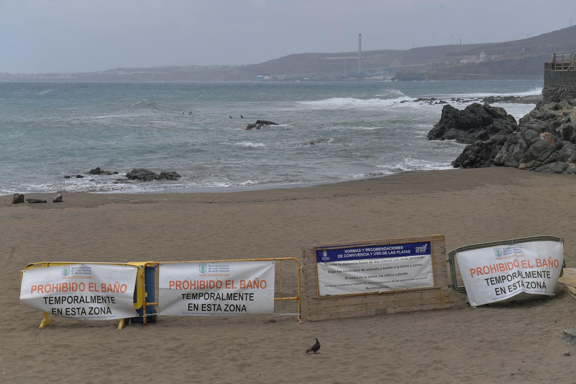 La Playa de La Puntilla sigue cerrada al baño