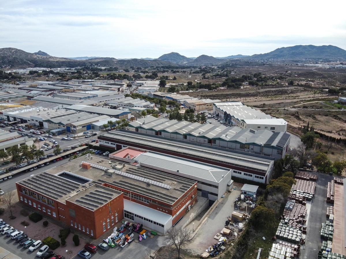 Panorámica de un polígono industrial en Elda.