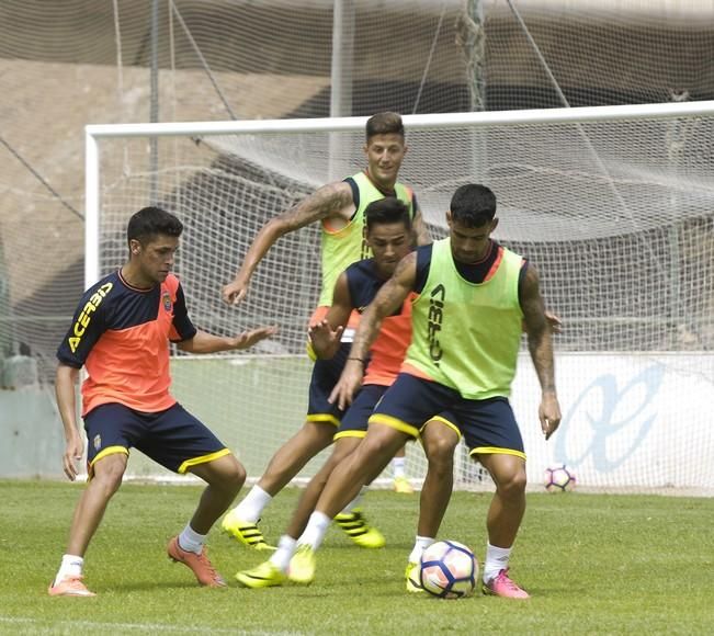 ENTRENAMIENTO DE LA UD LAS PALMAS Y ENTREVISTGA ...