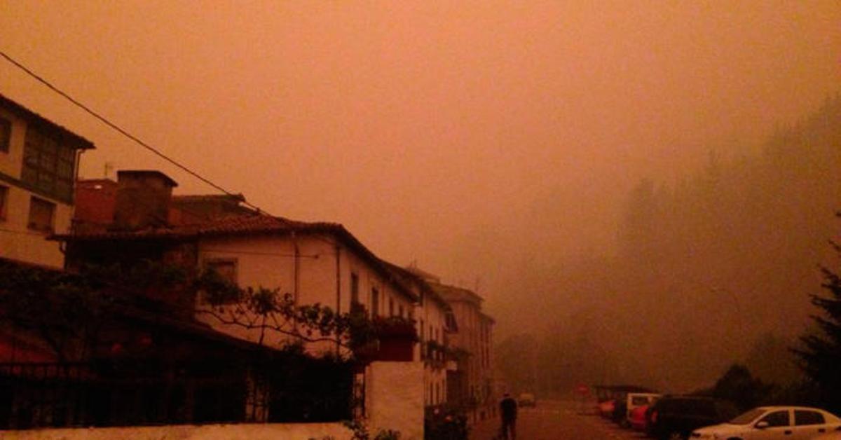 Los vecinos de Cangas del Narcea, muy preocupados: "Vamos a arder todos"