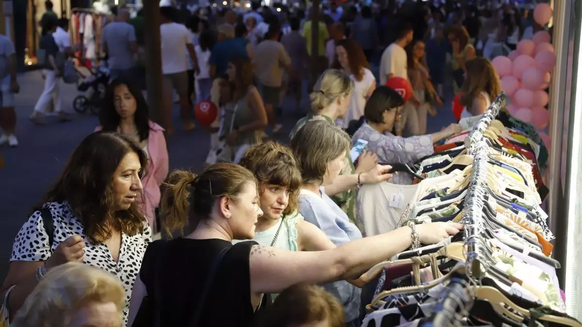Las compras y la fiesta toman las calles del centro de Córdoba en la Shopping Night