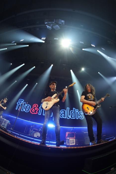 Fito y Fitipaldis llenan el Palacio de los Deportes de Gijón