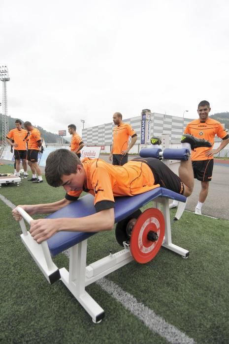 Primer entrenamiento de David González con el Caudal Deportivo