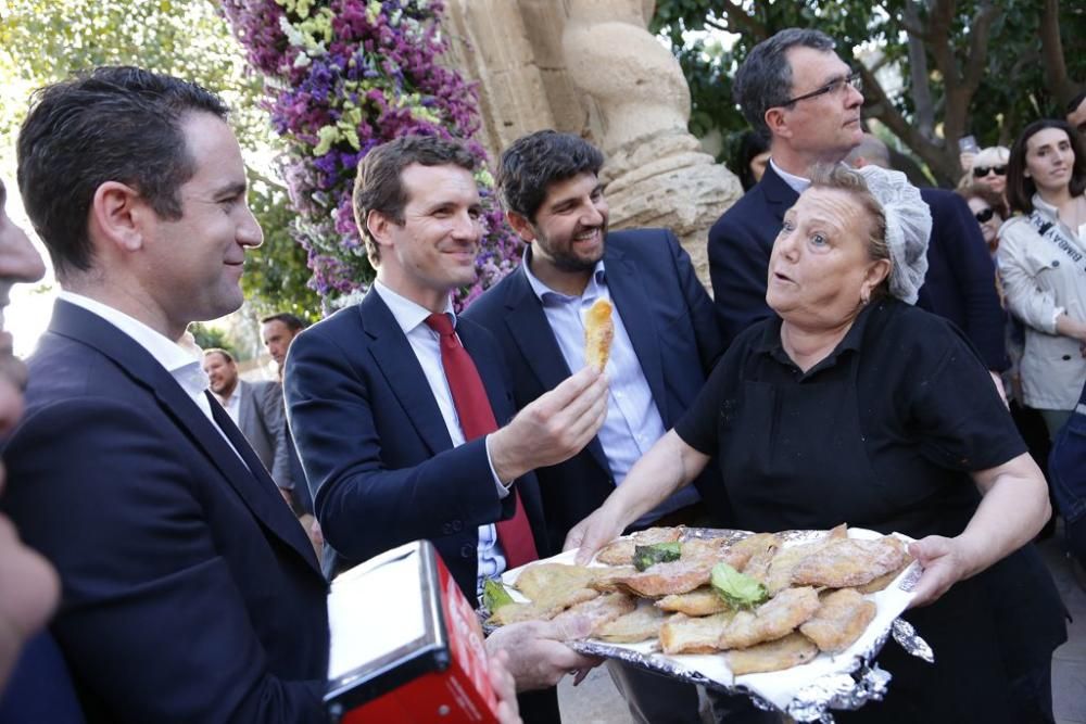 Pablo Casado visita las barracas de Murcia