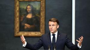 Macron anuncia el pla de "renaixement del Louvre"