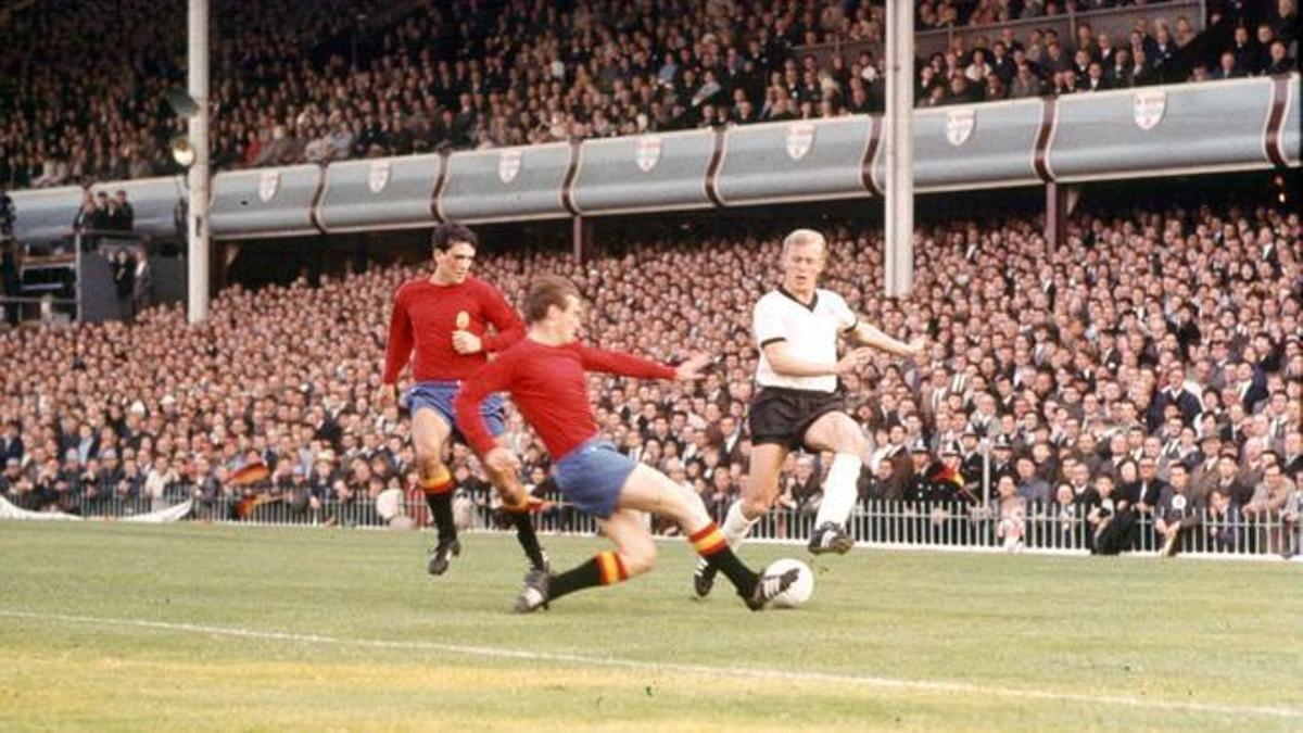 España se dejó remontar por Alemania (2-1) en el partido decisivo de la primera ronda del Mundial 1966.