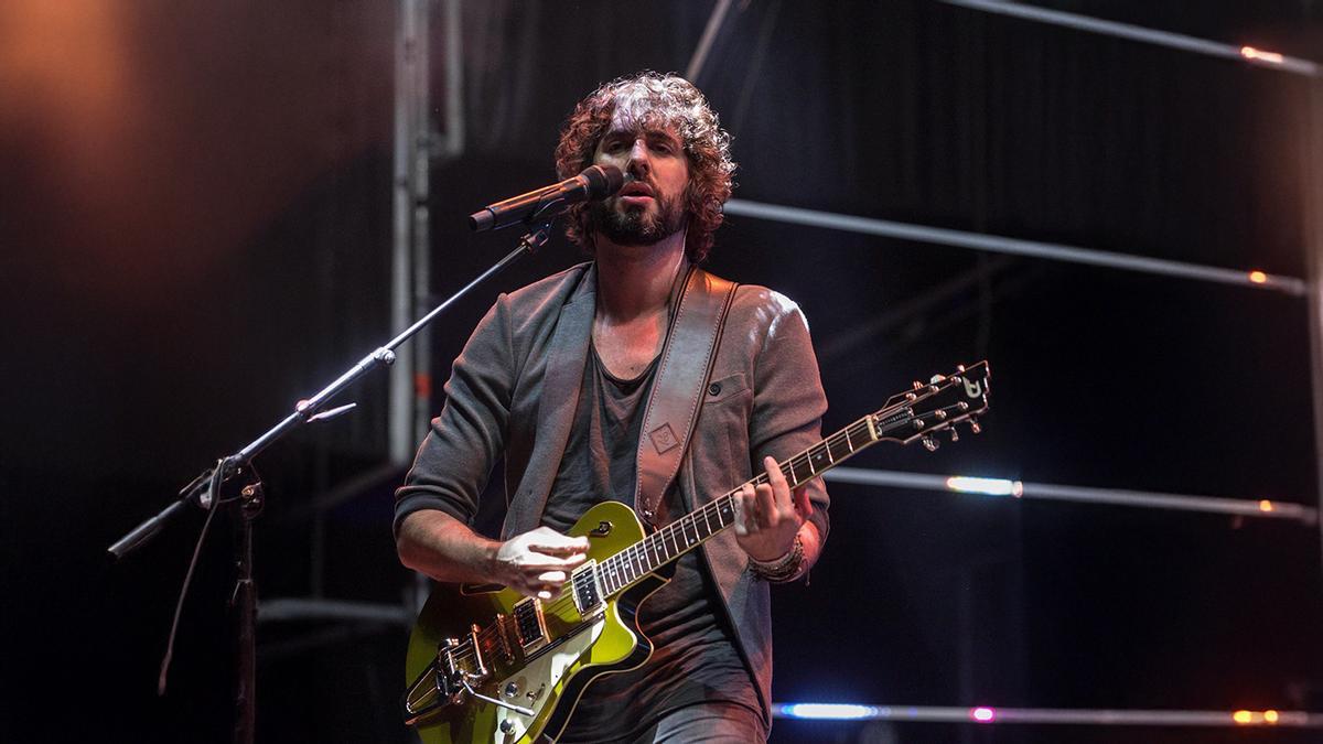 Mikel Izal, durante un concierto en Murcia.