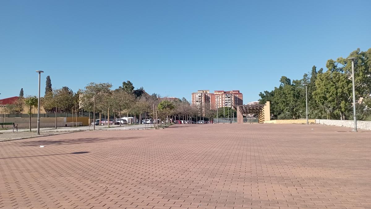 La zona menos arbórea del Parque de los Ángeles.
