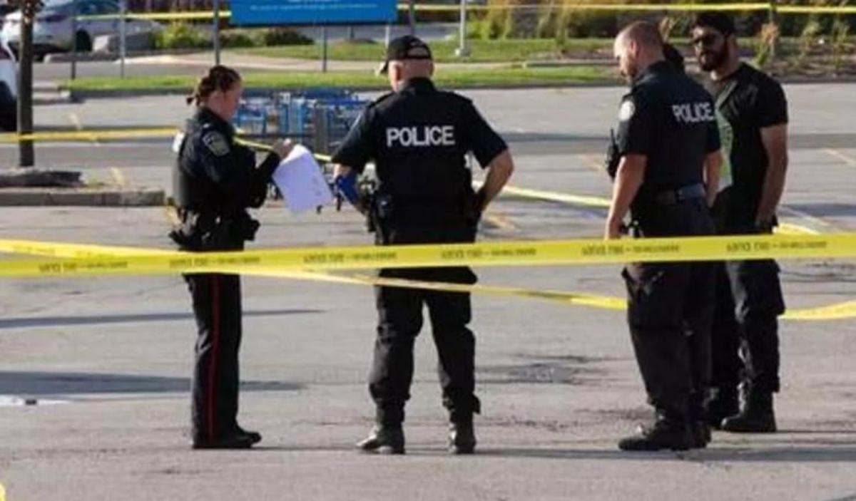 Agents de la policia al lloc dels fets