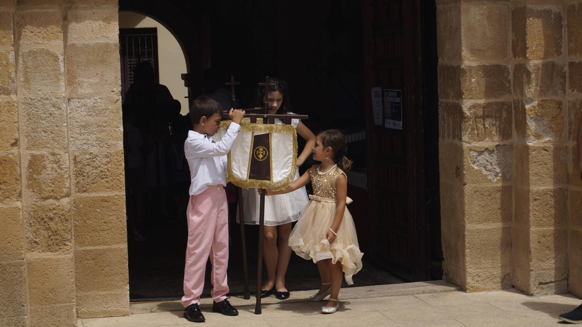 Procesión de los niños organizada por la Cofradía del Carmen de San Isidoro