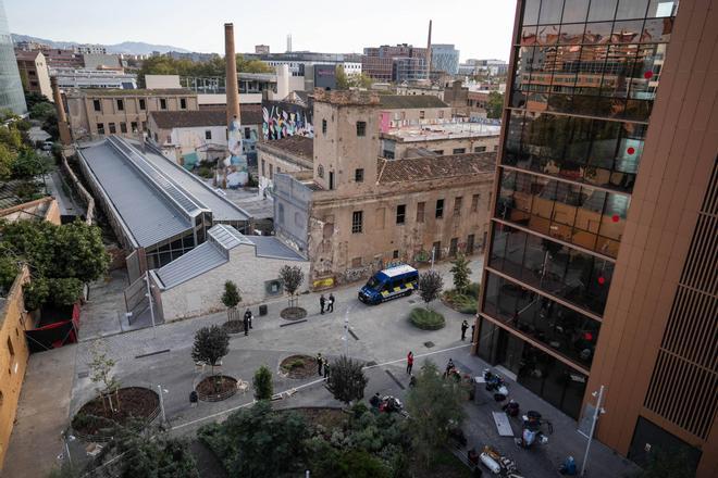 Vista de La Escocesa, en el barrio del Poblenou, durante el desalojo del pasado octubre.