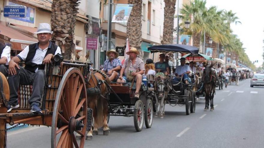 Los sesenta carros de Murcia llegan hasta Los Alcázares