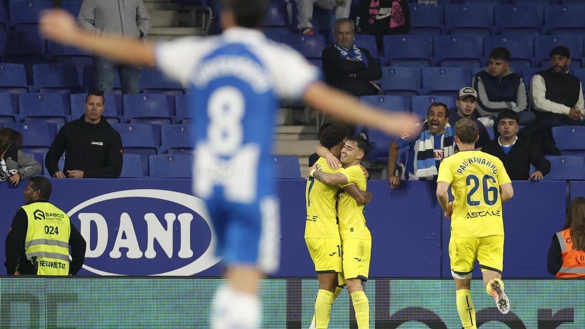Moleiro y Buchanan celebran el 0-2.