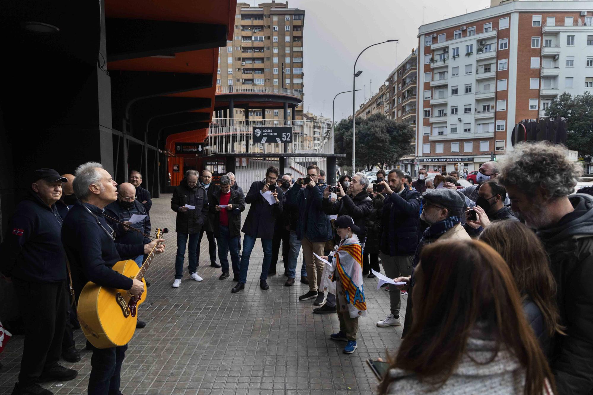 La traca de Forment se convierte en acto de culto del valencianismo