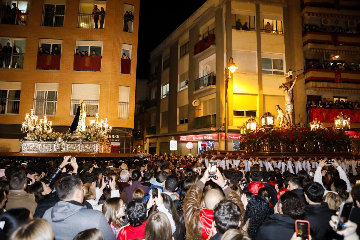 Las mejores imágenes de la noche del Paso Encarnado en Lorca.
