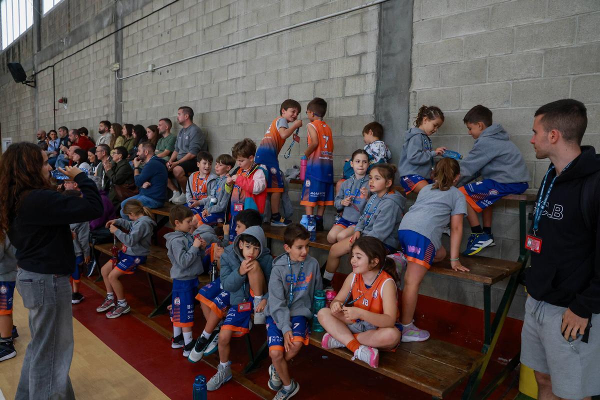El pabellón del CEIP Torre-Illa se llenó durante toda la jornada.