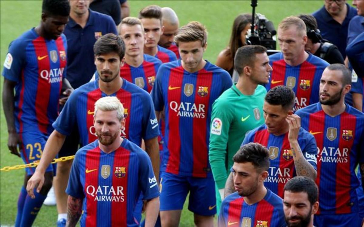 La plantilla con la camiseta de este curso