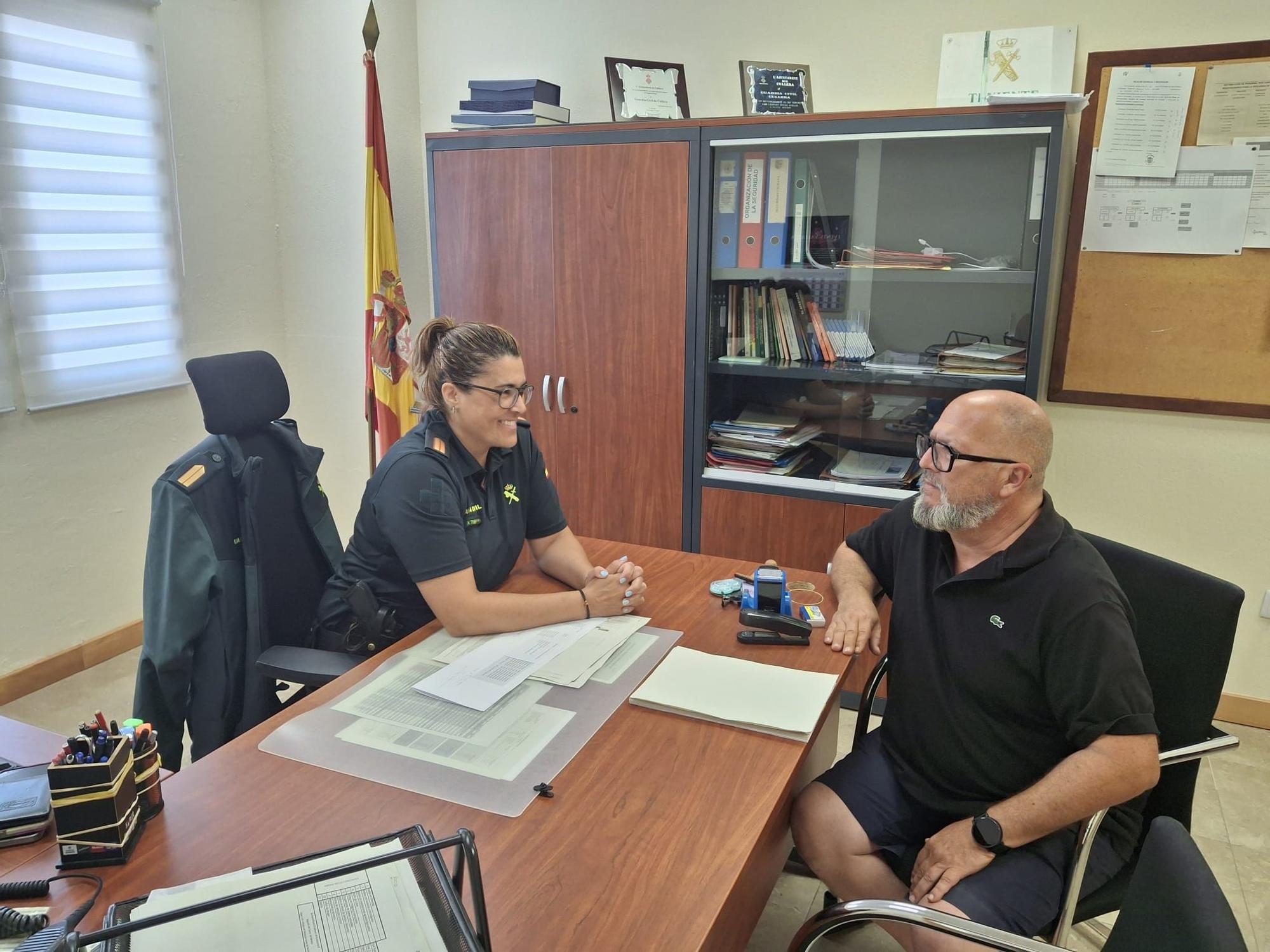 La alianza entre los hosteleros y la Guardia Civil de Cullera pretende poner coto a los actos delictivos en el litoral.
