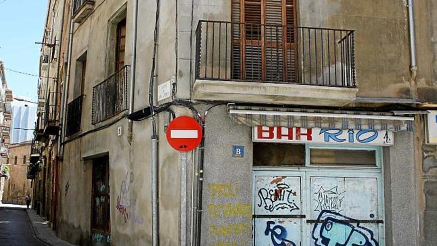 Les portes del que havia estat el bar Río, on van trobar el cadaver