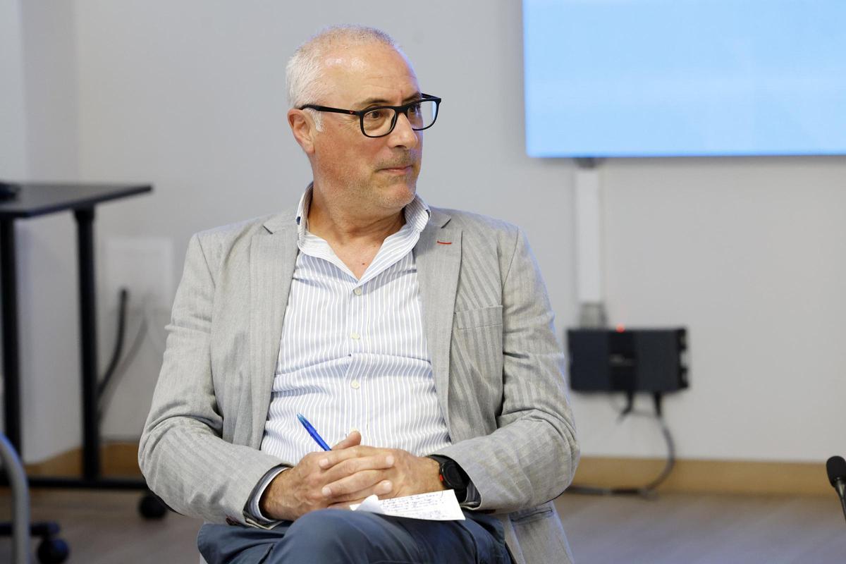 Encuentro de suscriptores de FARO con su jefe de Deportes, Juan Carlos Álvarez