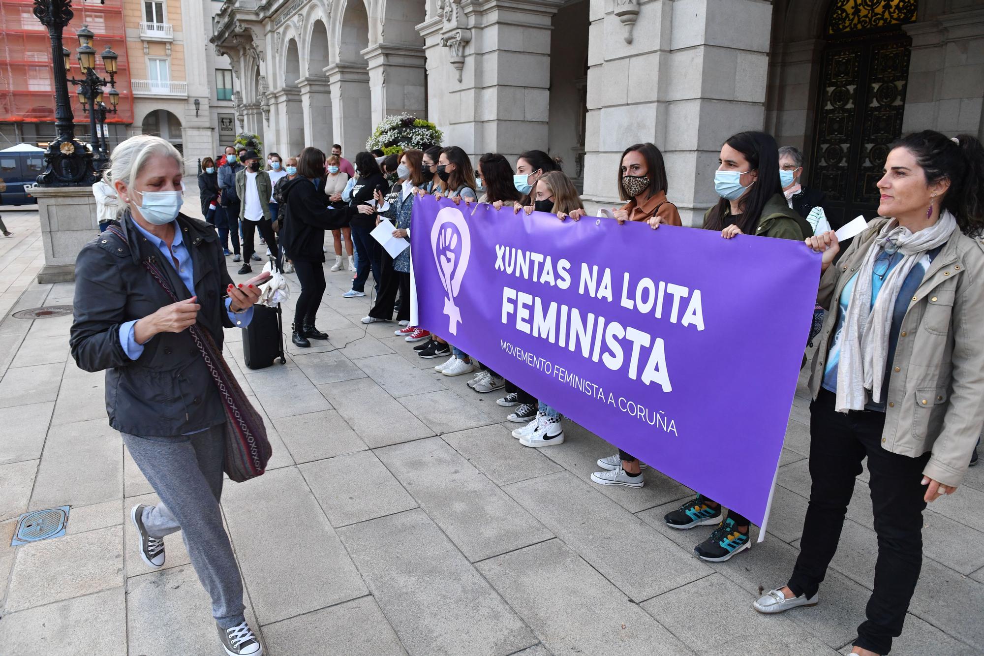 Concentración en María Pita en repulsa por el último crimen machista en A Coruña