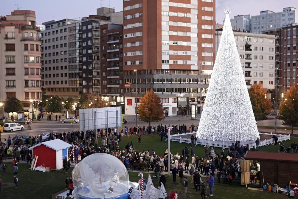 Pista de hielo y tobogán en el Solarón, Gijón