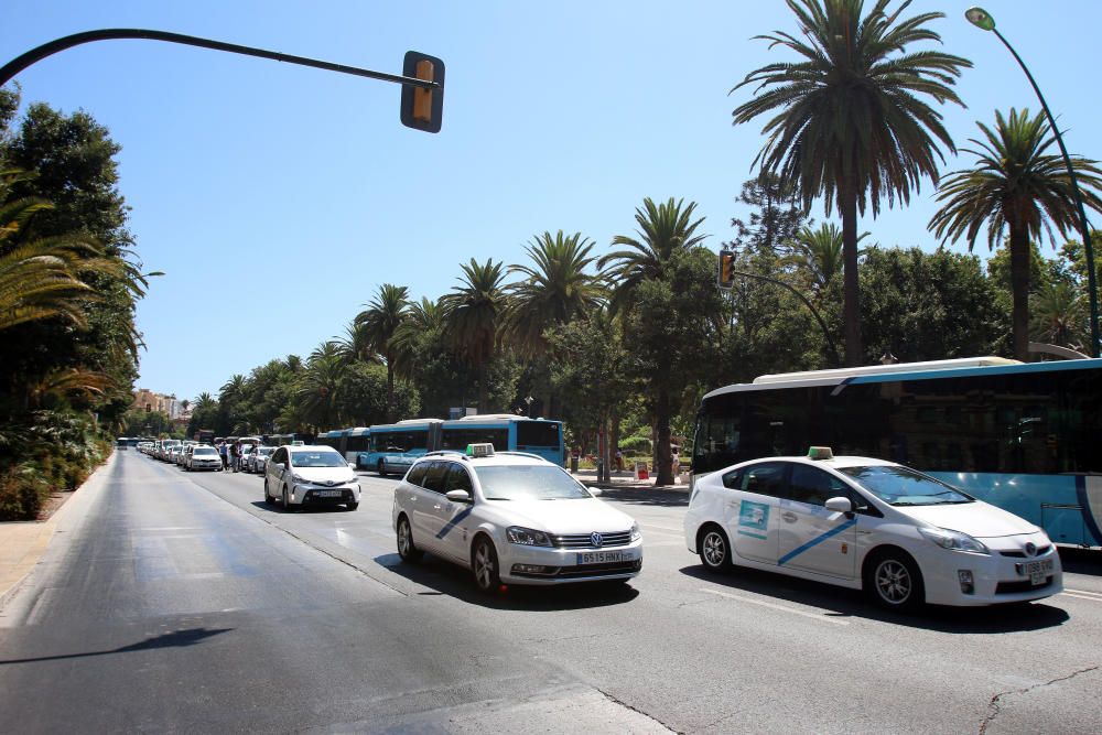 Este martes, los taxistas han continuado con sus movilizaciones