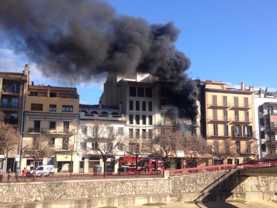 Incendi en un edifici en rehabilitació del carrer del Carme de Girona