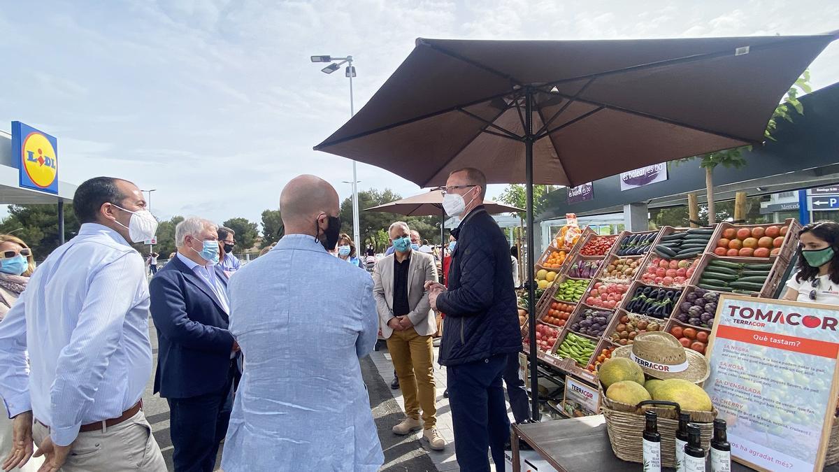 Lidl inaugura su nueva tienda en el municipio de Santa Margalida con una exposición de producto local bajo su sello distintivo &#039;És balear, és bo&#039;