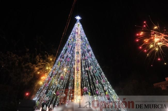 Encendido del Gran Árbol de Navidad de la Plaza Circular de Murcia