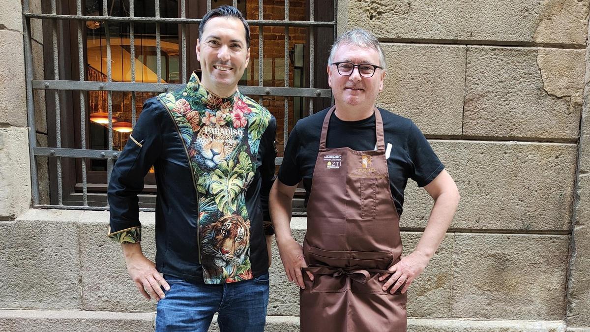 Giacomo Giannotti y Andoni Luis Aduriz, en la entrada de Paradiso Lab.