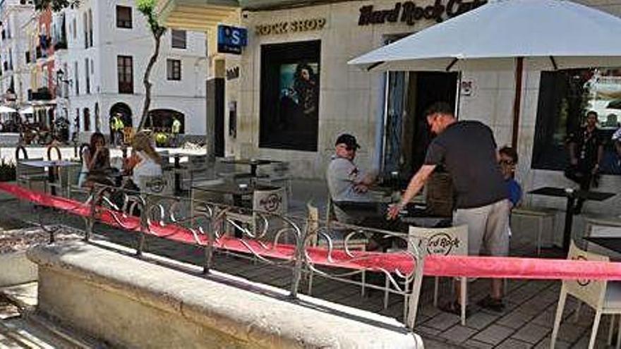 La terraza del local durante las obras de Vara de Rey.