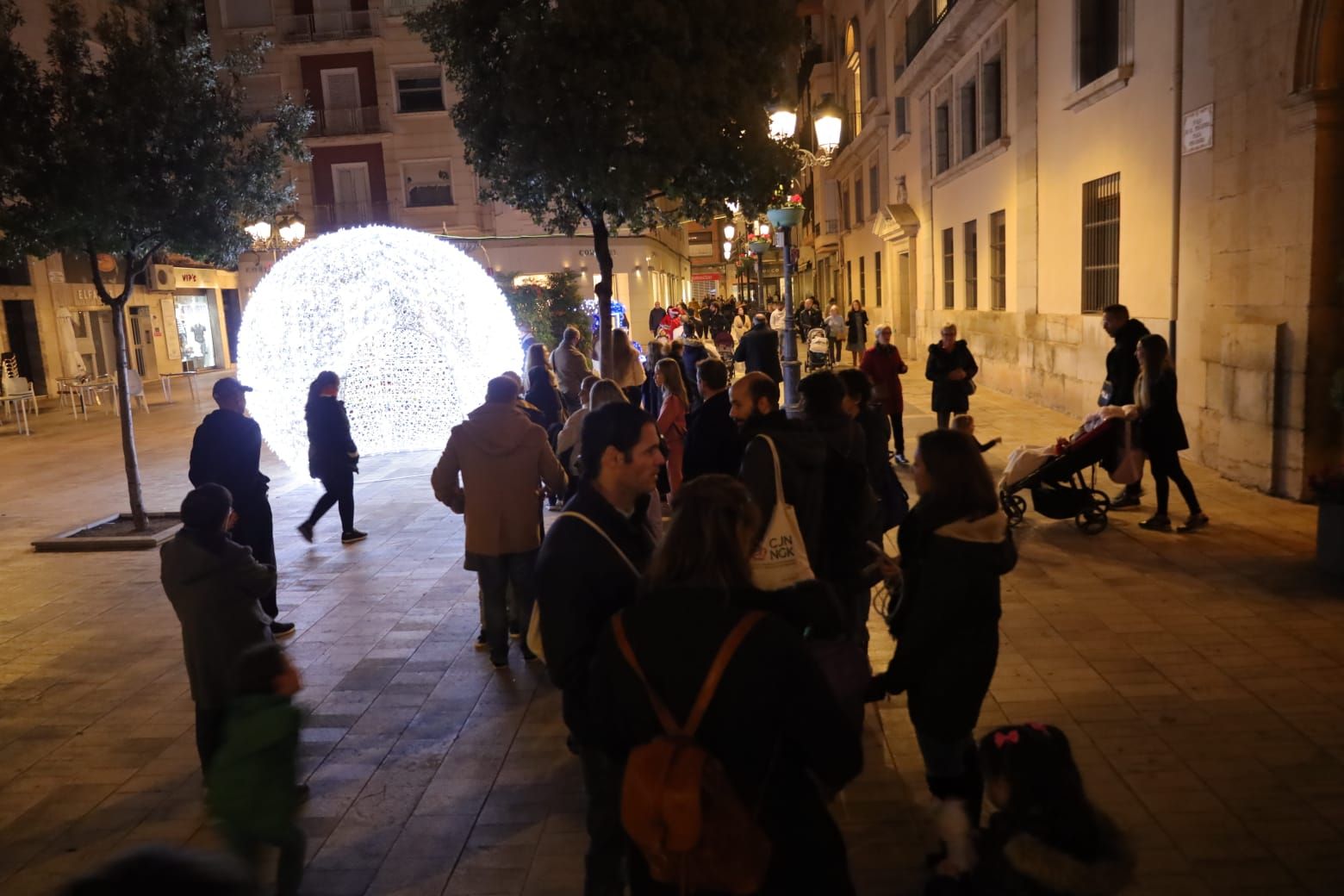 Luces para una Navidad mágica en Castelló