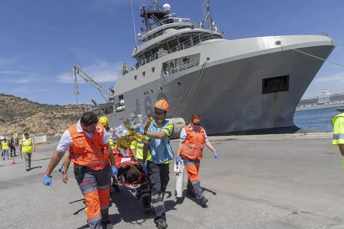 Ensayo de evacuaciónde un herido en el ejercicio Marsec 26 de la Armada
