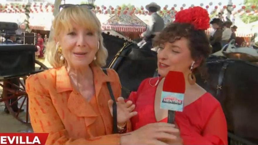 Esperanza Aguirre se enfada con &#039;Todo es mentira&#039; en la Feria de Sevilla: &quot;¿Tenéis alguna pregunta o me voy?&quot;