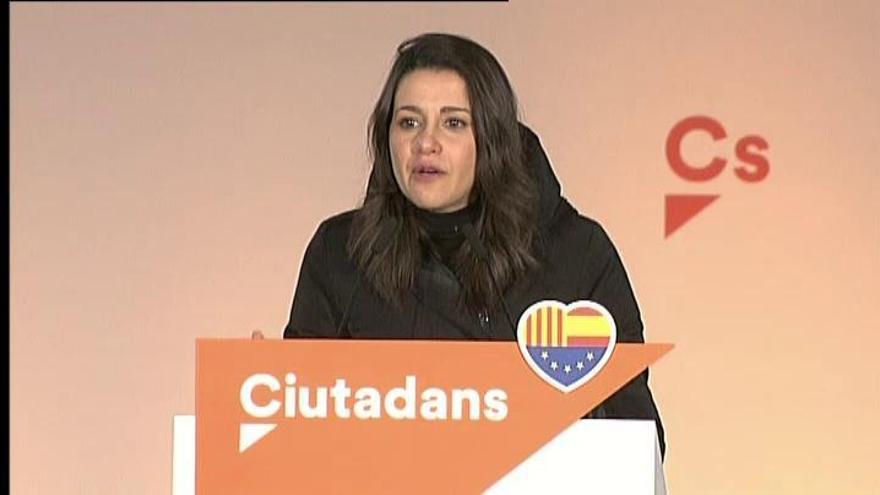 Arrimadas hace un llamamiento a no "quedarse en casa" y anima a ir a "votar"