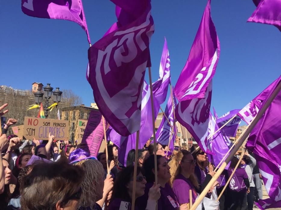 Manifestació estudiantil a Girona de la vaga del vuit de març