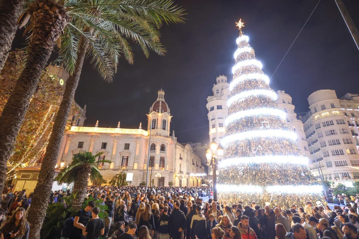 Llenazo en Valencia antes del primer fin de semana de Navidad