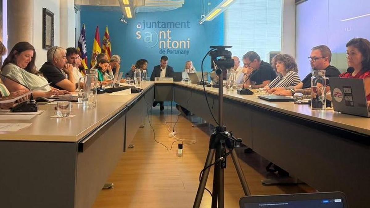 Un instante de la sesión plenaria en Sant Antoni este jueves 28 de mayo.