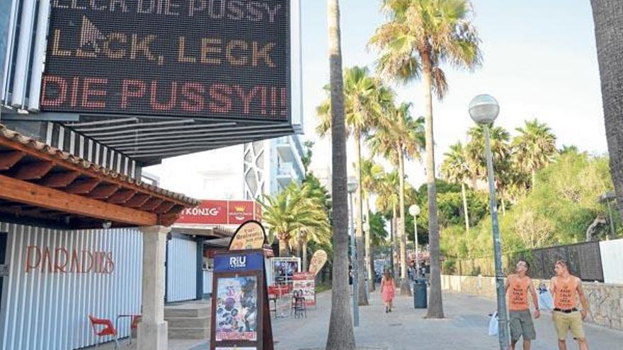 &quot;Leck die Pussy&quot; war bis vor Kurzem auf der Leuchtreklame der Discothek Paradies zu lesen.