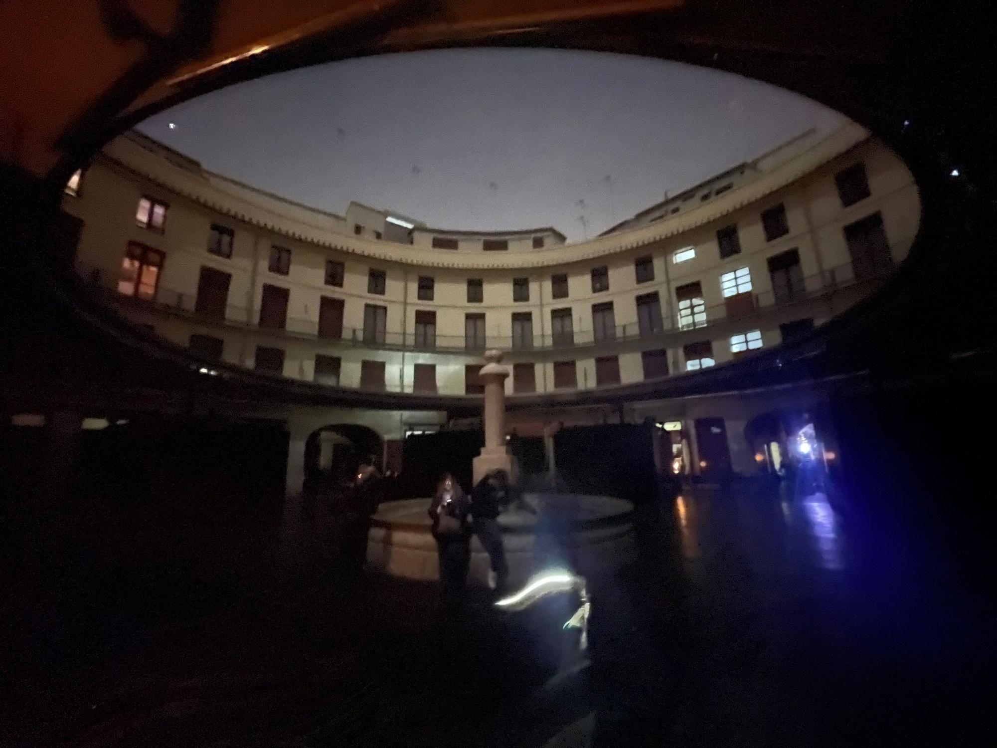 Una avería deja sin luz algunas calles del entorno de la plaza Redonda de València